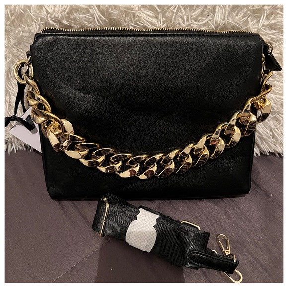 ShopEvelynne Handbags - Fabulous European Gold Chain Detail Hottest Trend Bag